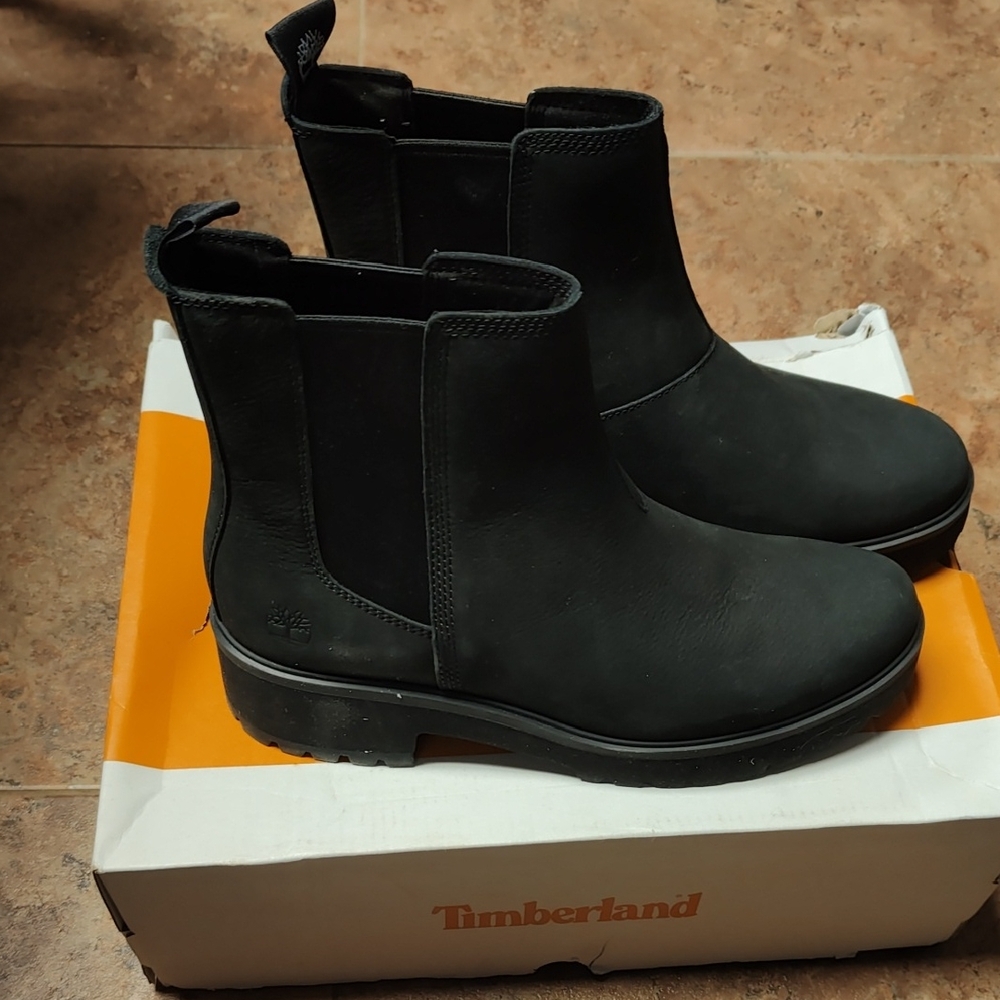 Timberland Women's Carnaby Cool Mid Chelsea Nubuck Boots
